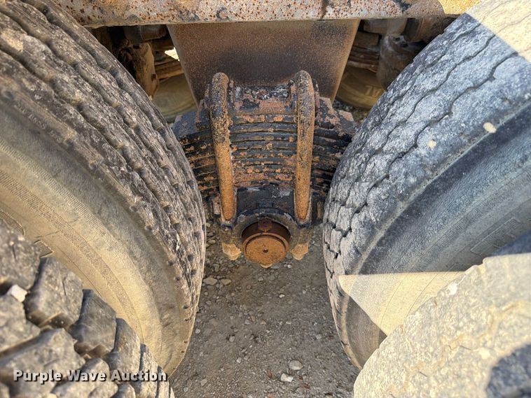 image for item FJ2018 2007 Mack CV713 semi truck