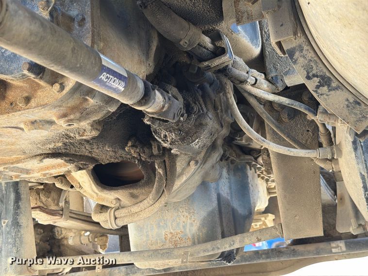 image for item FJ2018 2007 Mack CV713 semi truck