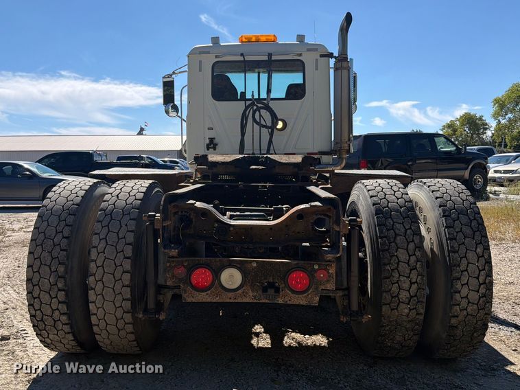 image for item FJ2020 2005 Mack CV713 semi truck
