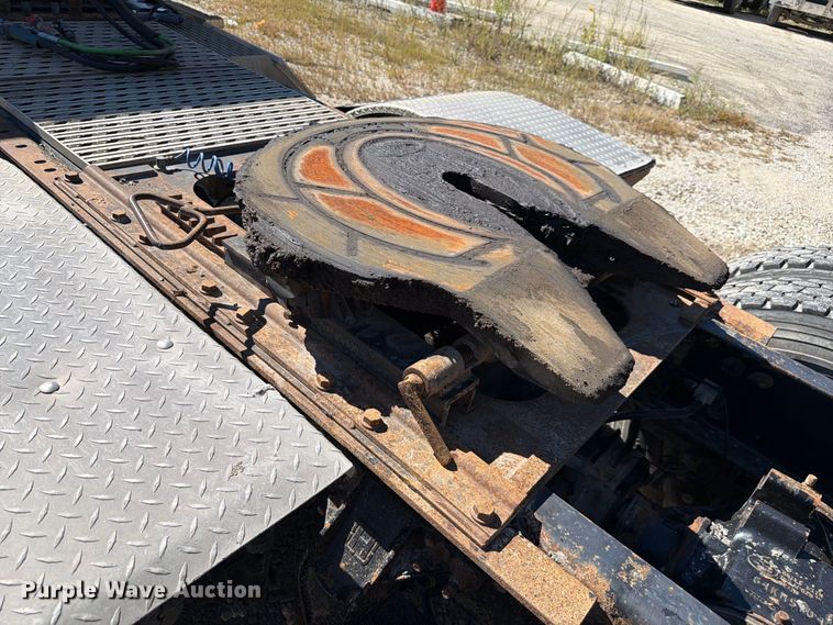image for item FJ2020 2005 Mack CV713 semi truck