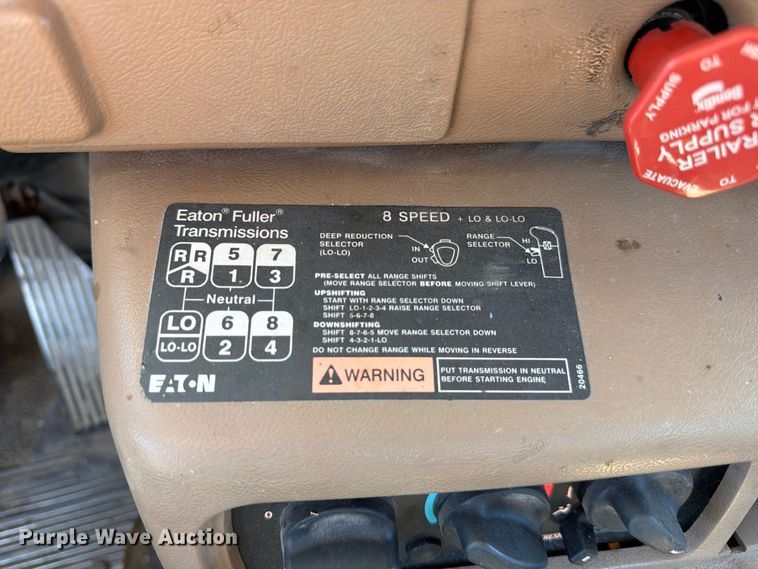 image for item FJ2020 2005 Mack CV713 semi truck