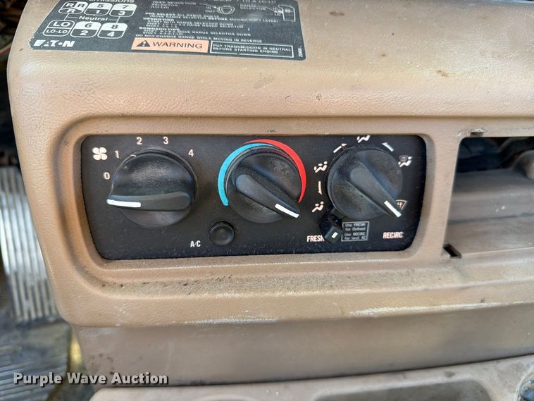 image for item FJ2020 2005 Mack CV713 semi truck