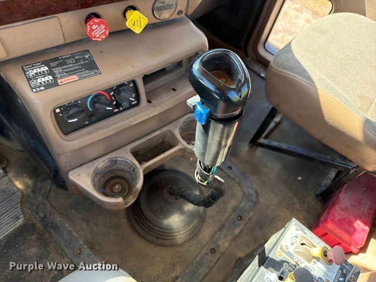 image for item FJ2020 2005 Mack CV713 semi truck