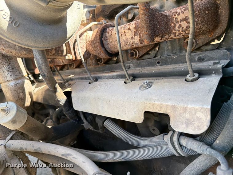 image for item FJ2020 2005 Mack CV713 semi truck