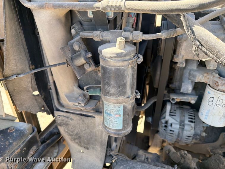 image for item FJ2020 2005 Mack CV713 semi truck