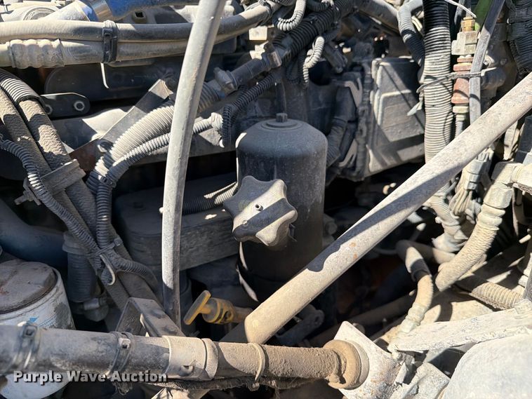 image for item FJ2020 2005 Mack CV713 semi truck