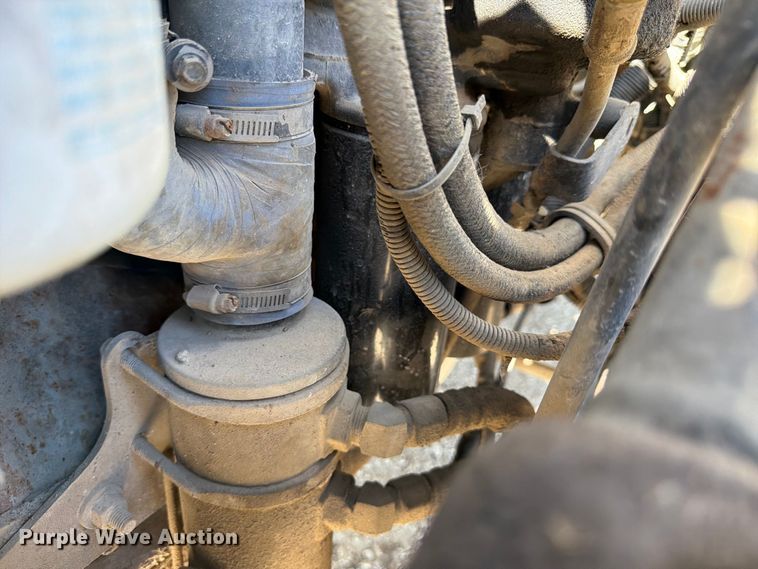 image for item FJ2020 2005 Mack CV713 semi truck