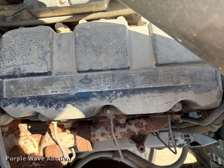 image for item FJ2020 2005 Mack CV713 semi truck