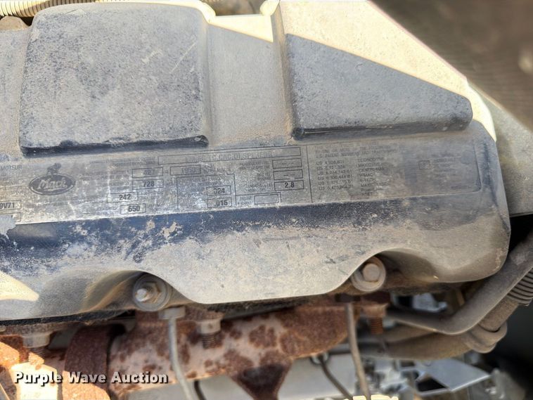 image for item FJ2020 2005 Mack CV713 semi truck