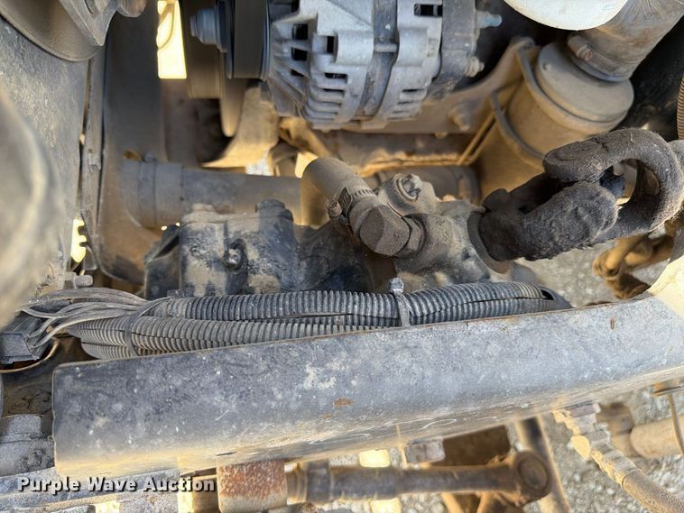 image for item FJ2020 2005 Mack CV713 semi truck