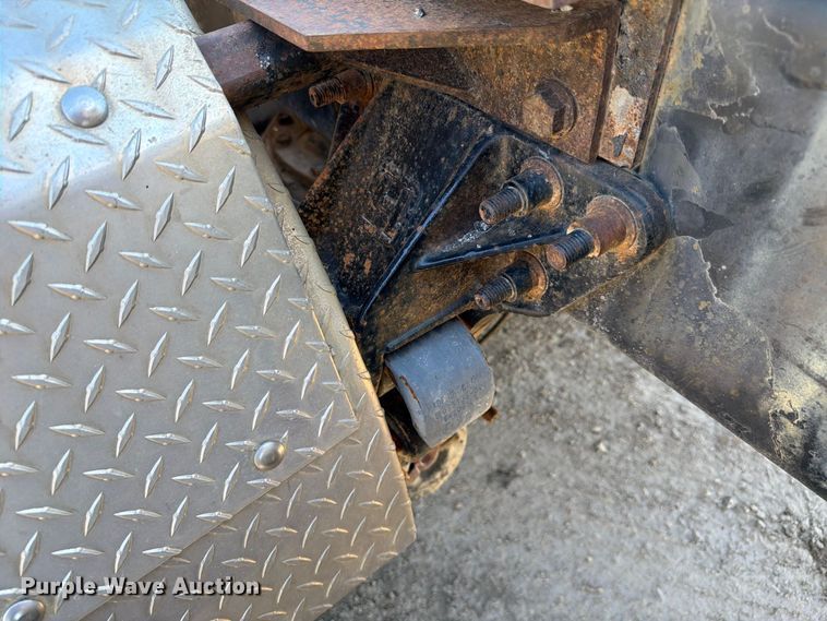 image for item FJ2020 2005 Mack CV713 semi truck