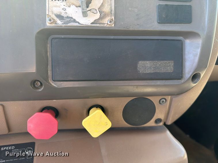 image for item FJ2021 2007 Mack CV713 semi truck