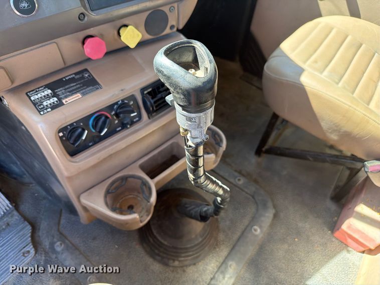 image for item FJ2021 2007 Mack CV713 semi truck