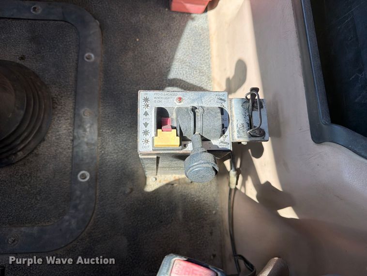 image for item FJ2021 2007 Mack CV713 semi truck