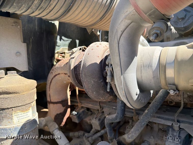 image for item FJ2021 2007 Mack CV713 semi truck