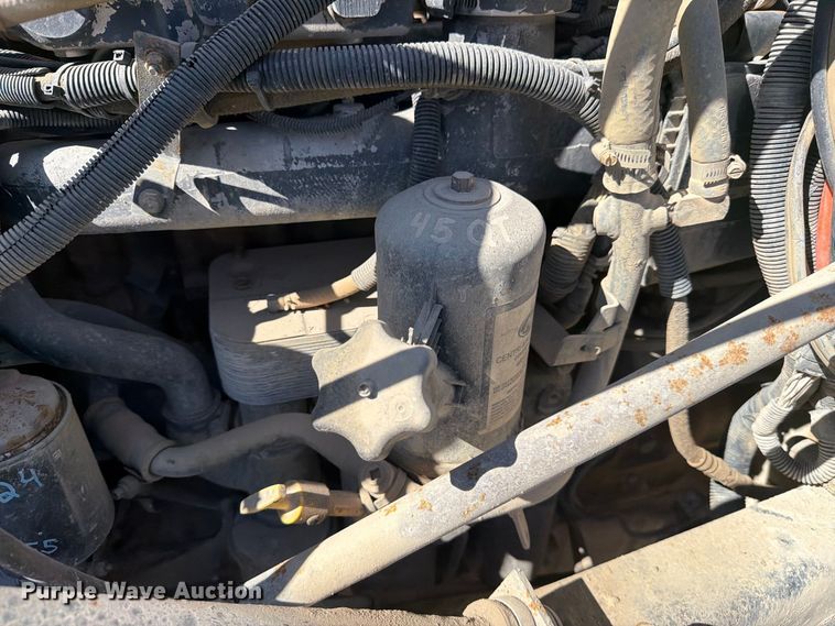 image for item FJ2021 2007 Mack CV713 semi truck