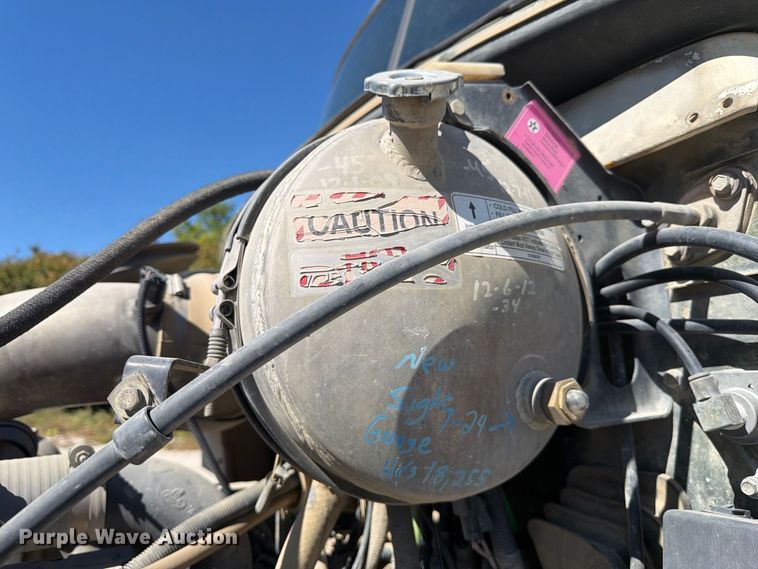 image for item FJ2021 2007 Mack CV713 semi truck
