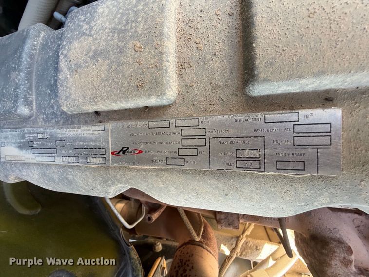 image for item FJ2021 2007 Mack CV713 semi truck