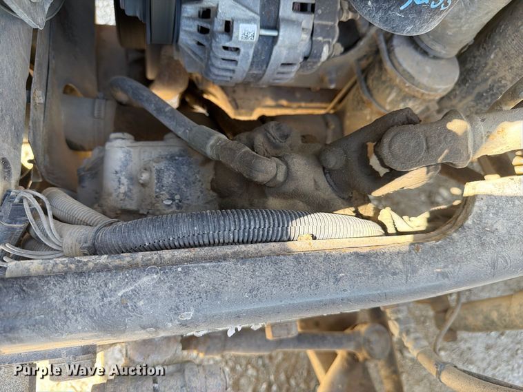 image for item FJ2021 2007 Mack CV713 semi truck