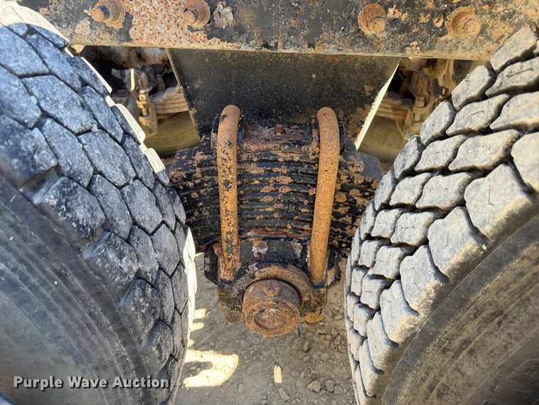 image for item FJ2021 2007 Mack CV713 semi truck