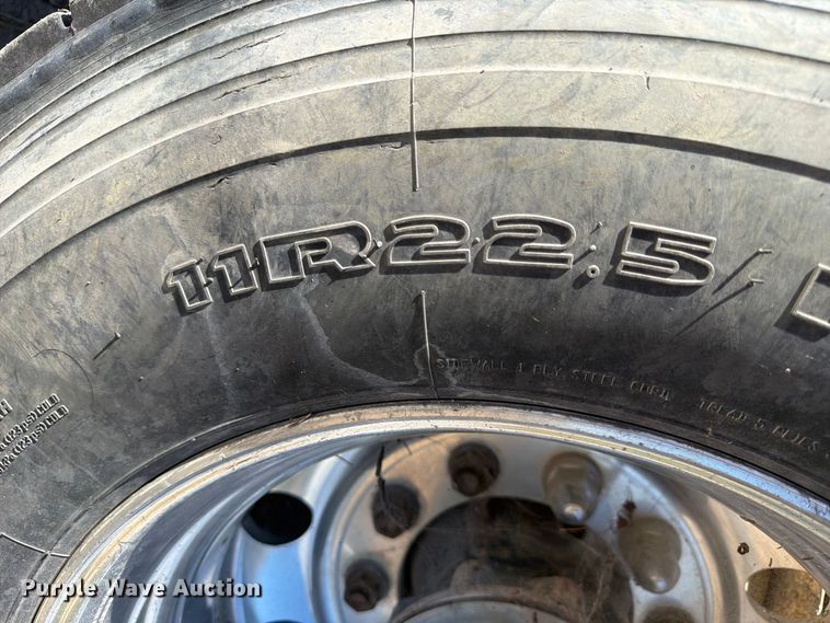 image for item FJ2021 2007 Mack CV713 semi truck