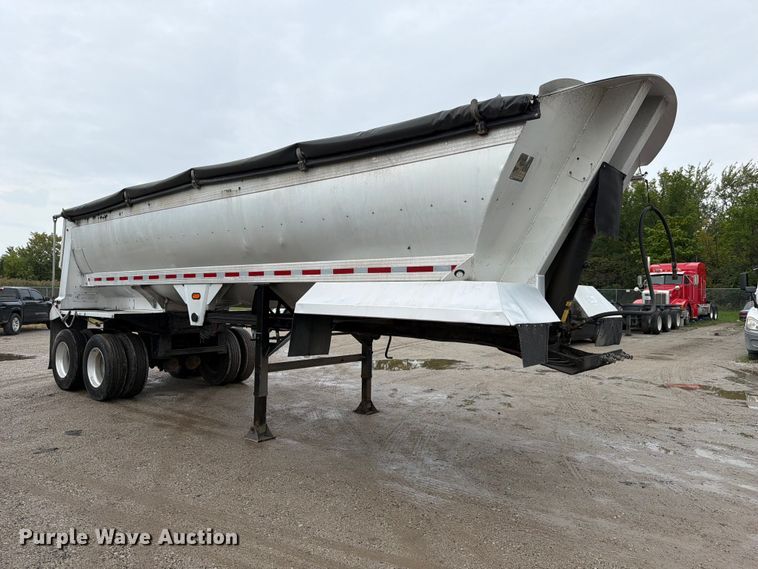 image for item FJ2024 2001 Everlite end dump trailer