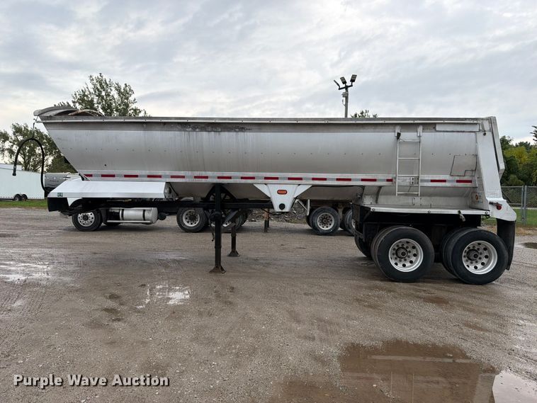 image for item FJ2024 2001 Everlite end dump trailer