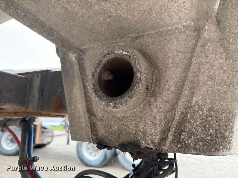 image for item FJ2024 2001 Everlite end dump trailer