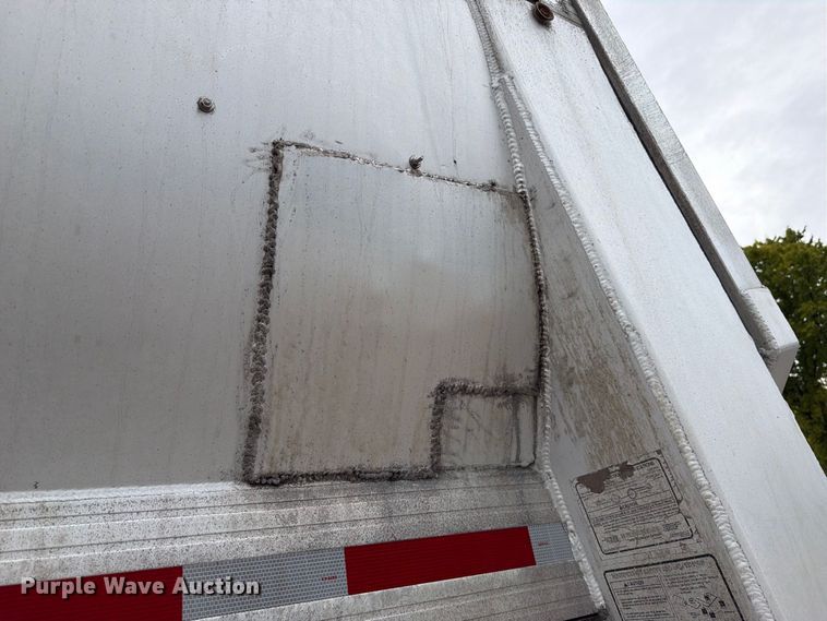 image for item FJ2024 2001 Everlite end dump trailer
