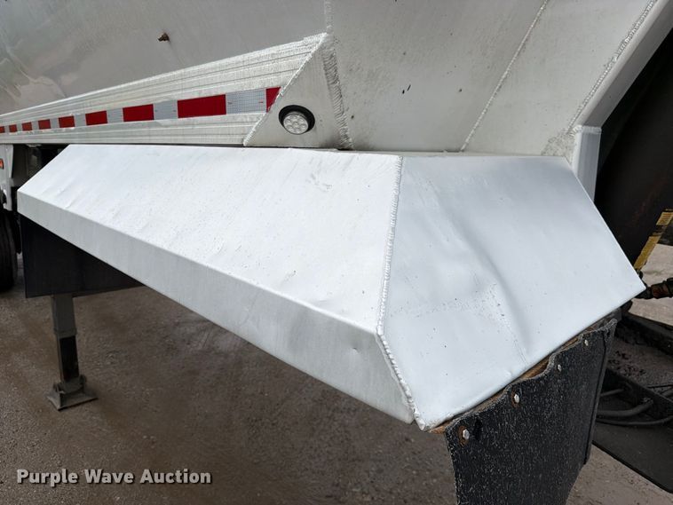 image for item FJ2024 2001 Everlite end dump trailer