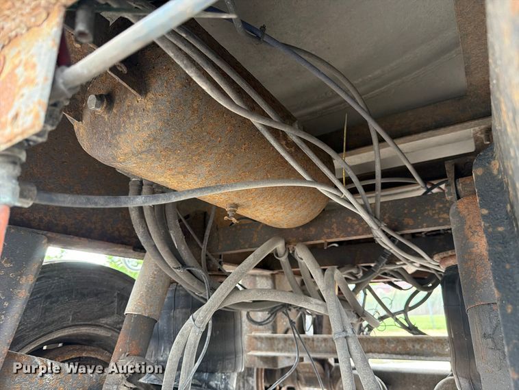 image for item FJ2024 2001 Everlite end dump trailer