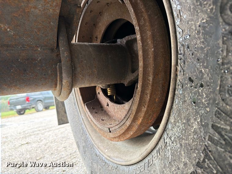 image for item FJ2024 2001 Everlite end dump trailer