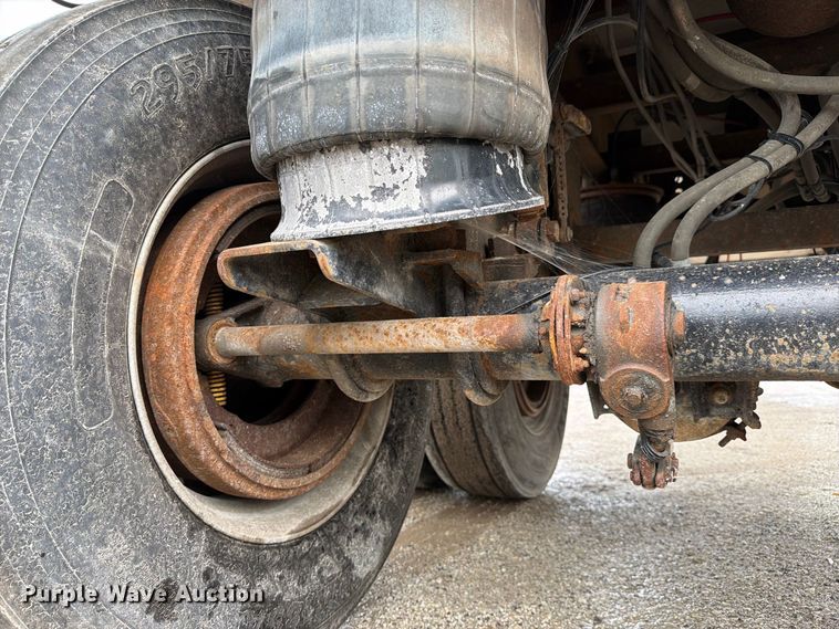 image for item FJ2024 2001 Everlite end dump trailer