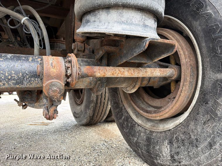image for item FJ2024 2001 Everlite end dump trailer