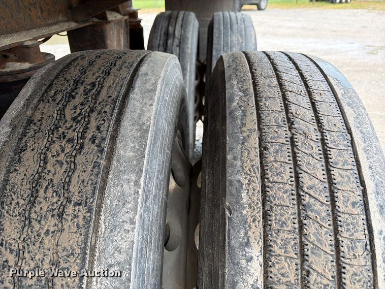 image for item FJ2024 2001 Everlite end dump trailer