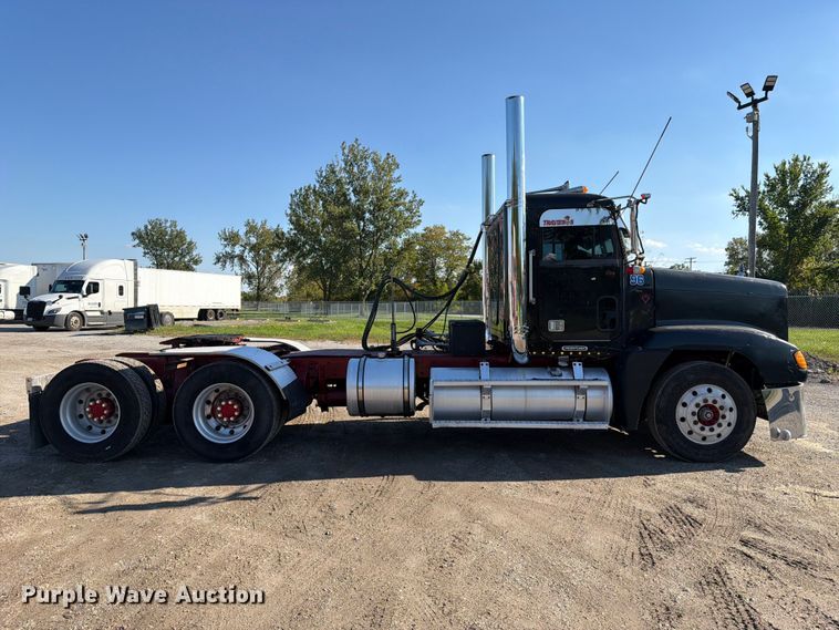 image for item FJ2025 1997 Freightliner FLD semi truck