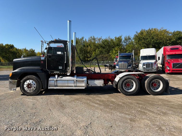 image for item FJ2025 1997 Freightliner FLD semi truck