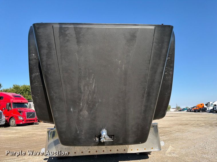 image for item FJ2025 1997 Freightliner FLD semi truck
