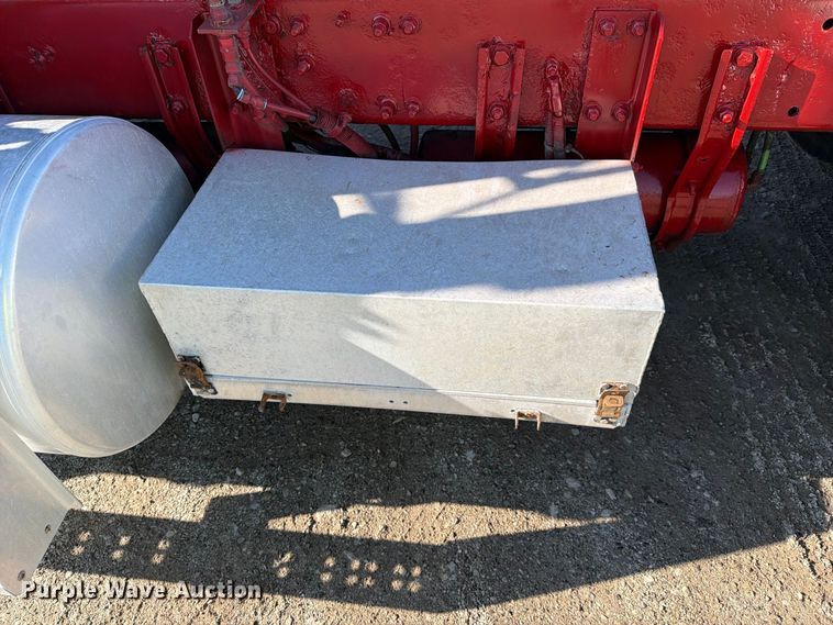 image for item FJ2025 1997 Freightliner FLD semi truck