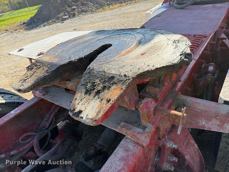 image for item FJ2025 1997 Freightliner FLD semi truck