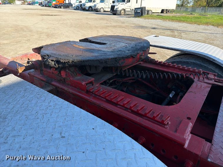 image for item FJ2025 1997 Freightliner FLD semi truck