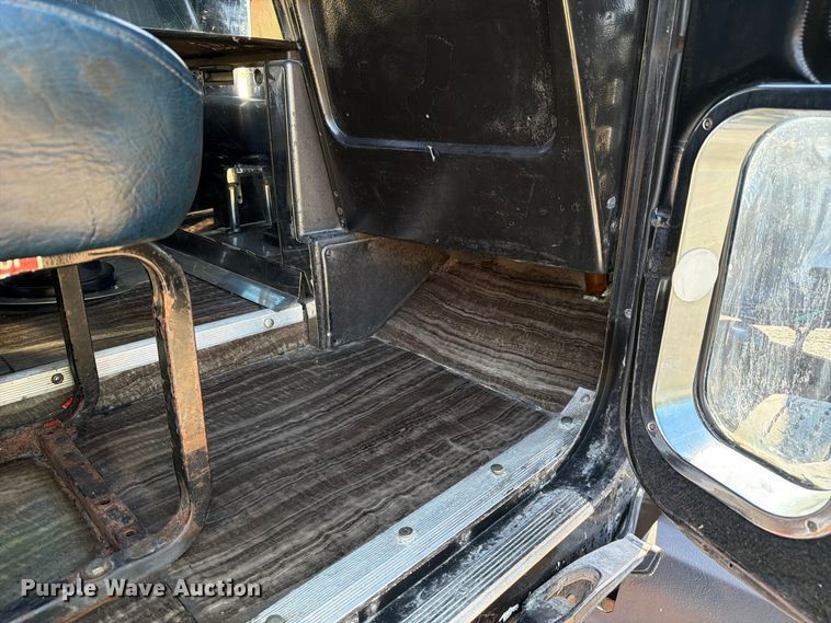 image for item FJ2025 1997 Freightliner FLD semi truck