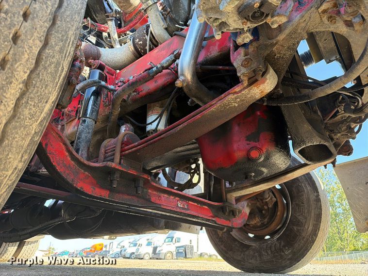 image for item FJ2025 1997 Freightliner FLD semi truck