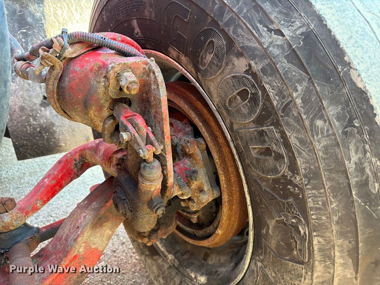 image for item FJ2025 1997 Freightliner FLD semi truck