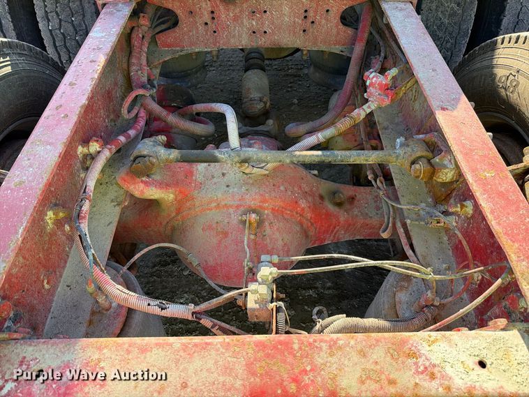 image for item FJ2025 1997 Freightliner FLD semi truck