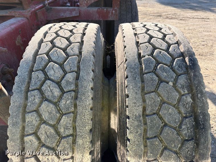 image for item FJ2025 1997 Freightliner FLD semi truck