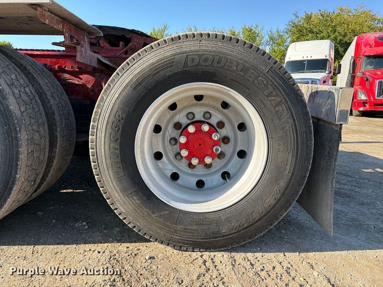 image for item FJ2025 1997 Freightliner FLD semi truck