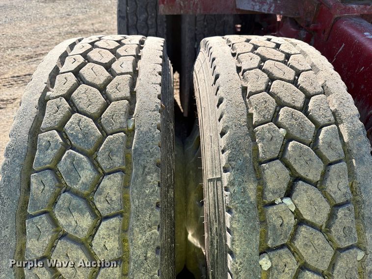 image for item FJ2025 1997 Freightliner FLD semi truck