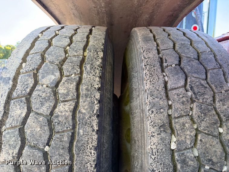 image for item FJ2025 1997 Freightliner FLD semi truck