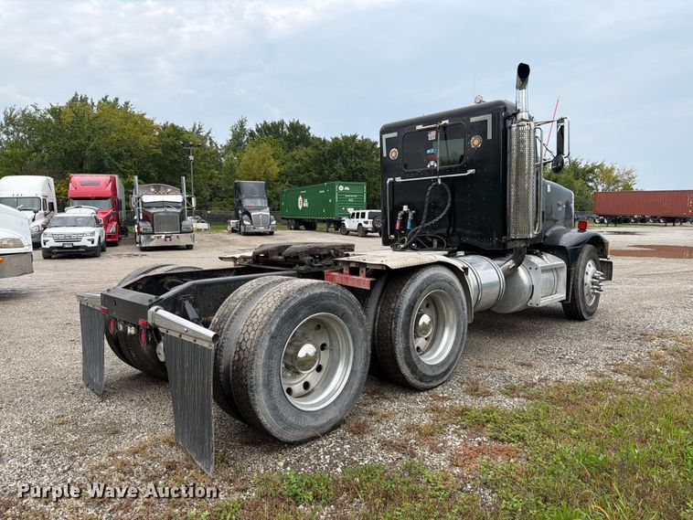 image for item FJ2026 2018 Peterbilt 579 semi truck